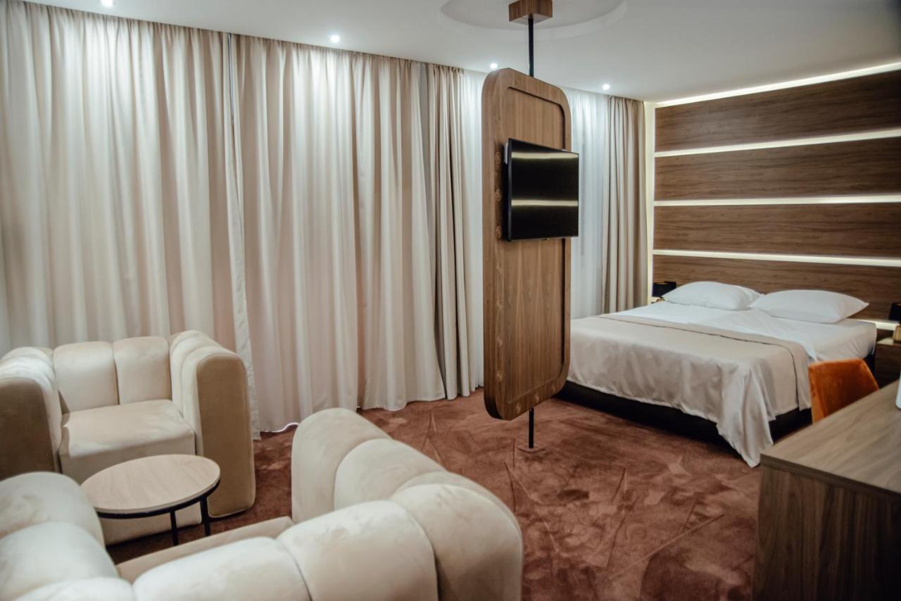 Mk Premier Hotell Novi Pazar Exteriör bild