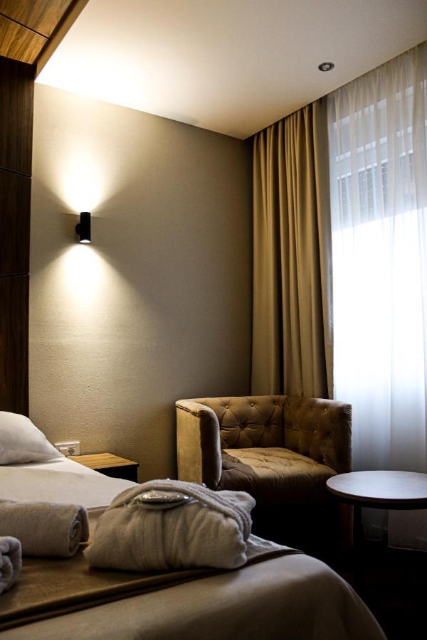 Mk Premier Hotell Novi Pazar Exteriör bild
